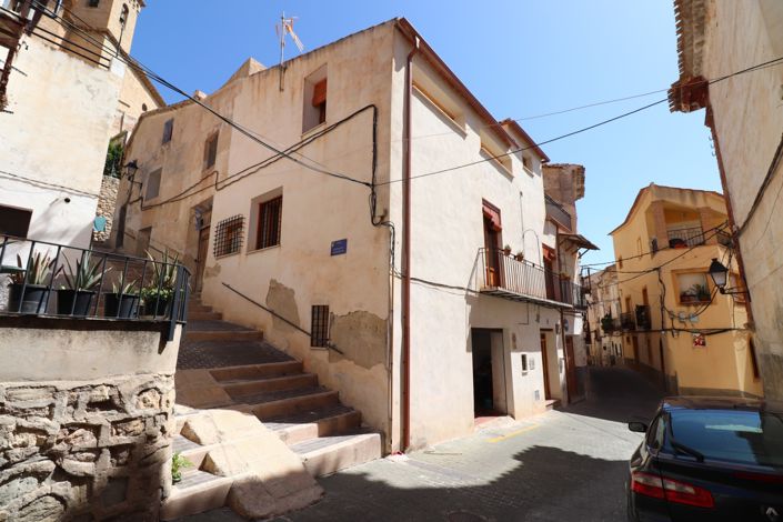 Image No.30-3 Bed Townhouse for sale