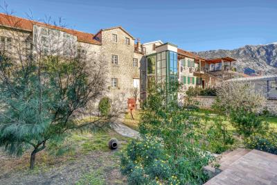 1642500395-stone-villa-for-sale-in-kotor-26