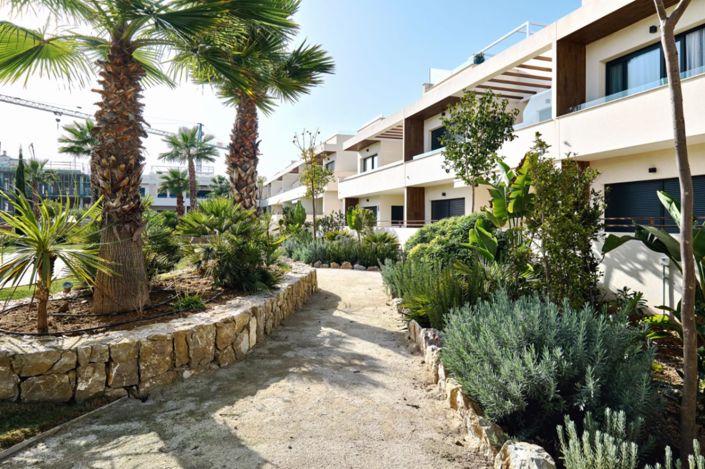 Image No.8-2 Bed Property for sale
