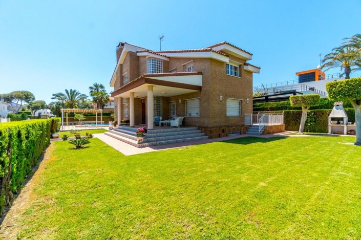 Image No.1-5 Bed Villa for sale