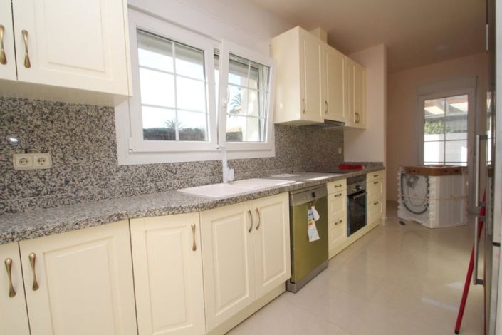 Image No.4-4 Bed Villa for sale