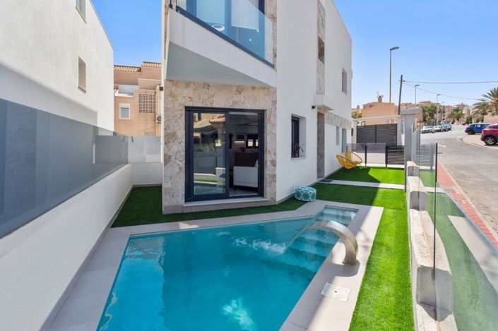 Image No.1-Villa de 3 chambres à vendre à Torrevieja