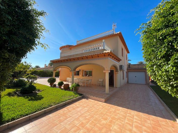 Image No.1-7 Bed Villa for sale