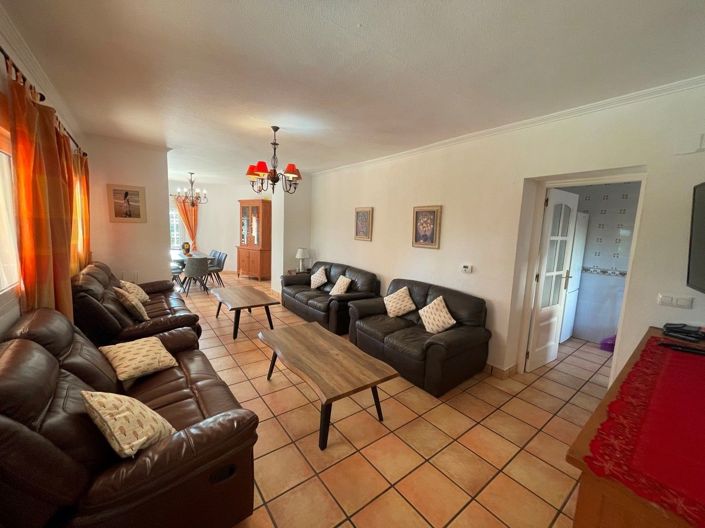 Image No.10-7 Bed Villa for sale