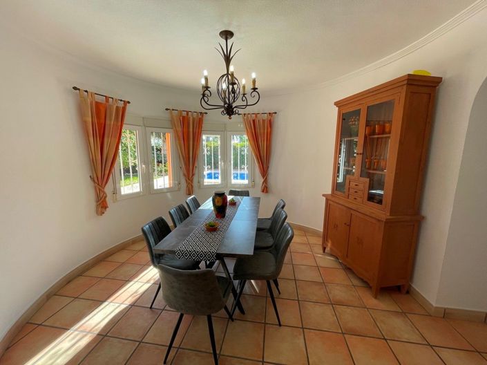 Image No.11-7 Bed Villa for sale