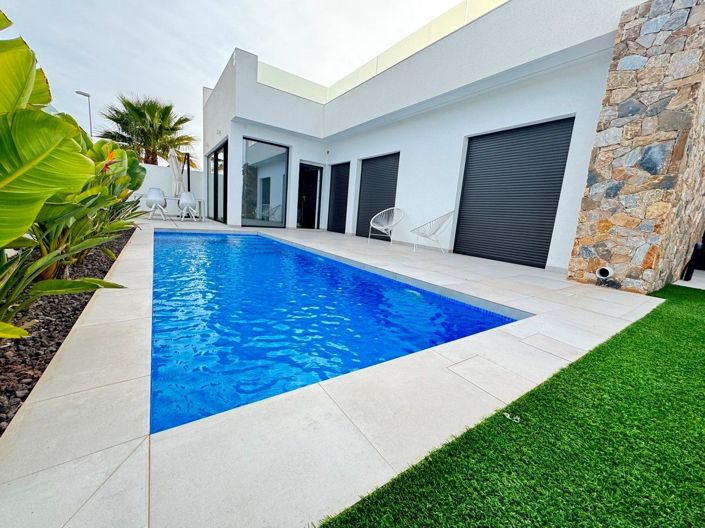 Image No.2-3 Bed Villa for sale