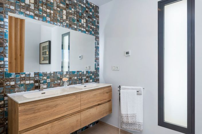 Image No.17-4 Bed Villa for sale