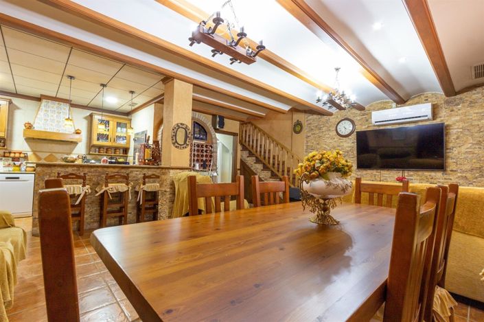 Image No.10-4 Bed Villa for sale