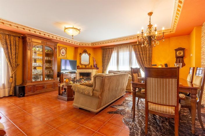 Image No.18-4 Bed Villa for sale