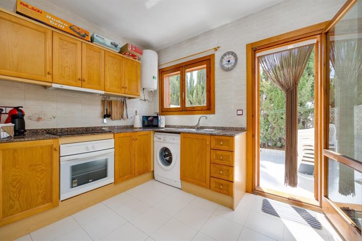 Image No.20-3 Bed House for sale