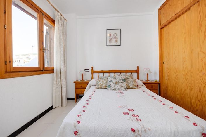 Image No.24-3 Bed House for sale