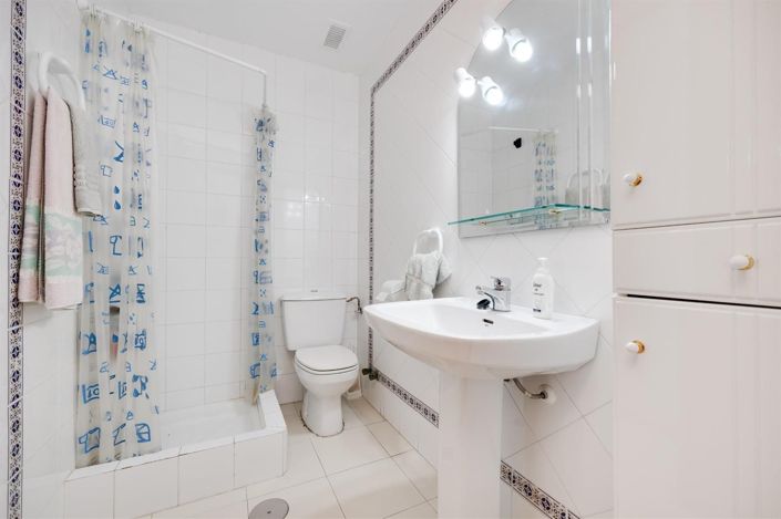 Image No.7-3 Bed House for sale