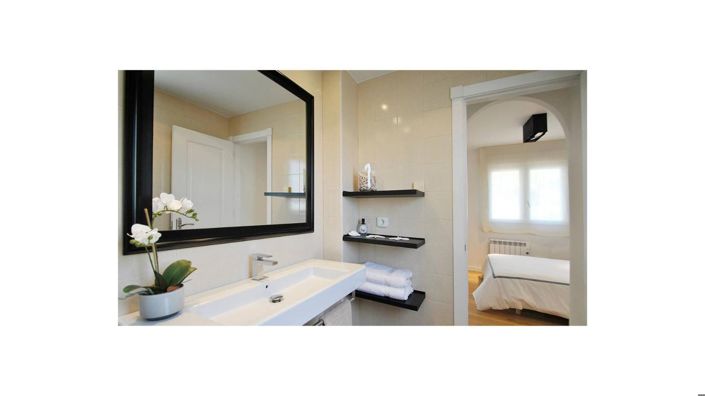 Image No.28-5 Bed Villa for sale