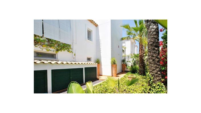 Image No.40-5 Bed Villa for sale