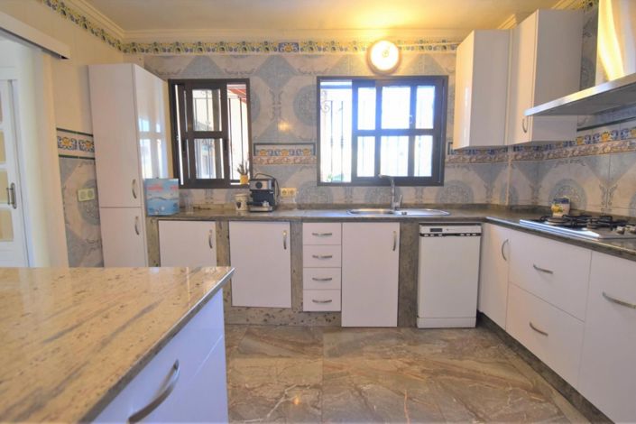 Image No.7-4 Bed Villa for sale