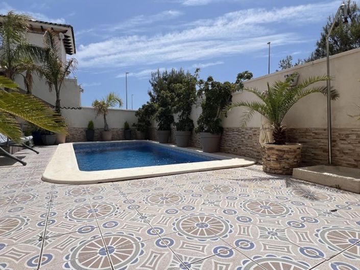 Image No.3-4 Bed Villa for sale