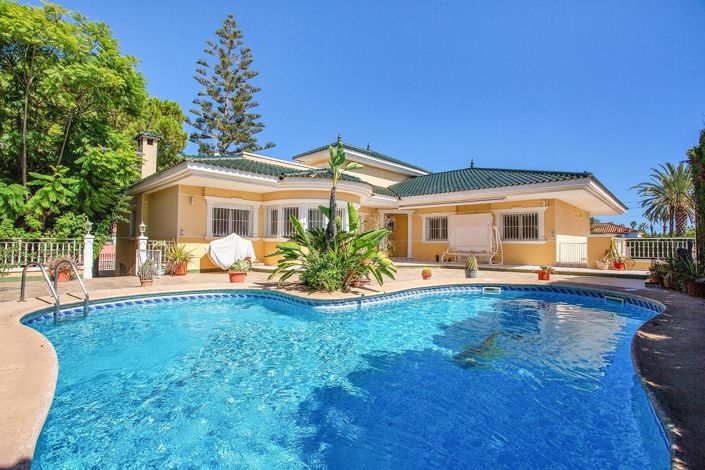 Image No.2-Villa de 5 chambres à vendre à Torrevieja