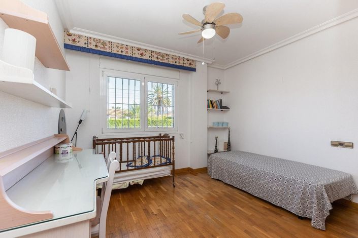 Image No.26-Villa de 5 chambres à vendre à Torrevieja