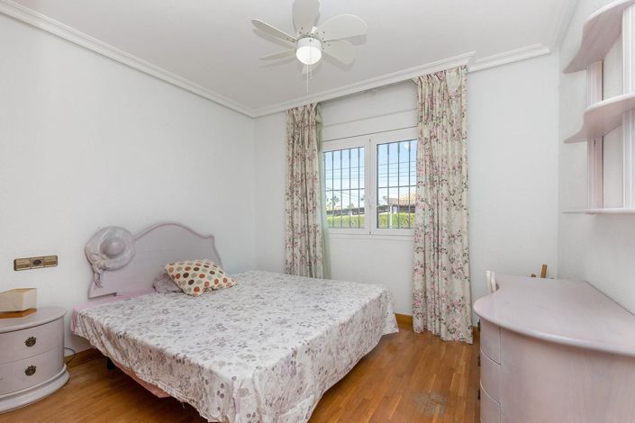 Image No.30-Villa de 5 chambres à vendre à Torrevieja