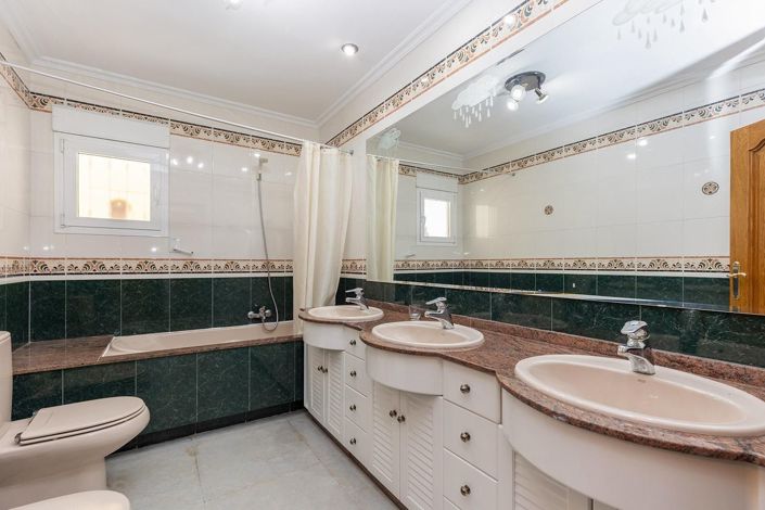 Image No.34-Villa de 5 chambres à vendre à Torrevieja