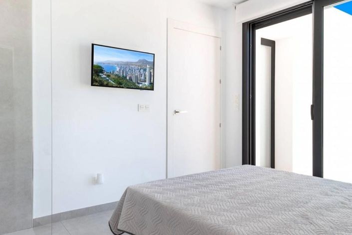 Image No.12-4 Bed House for sale