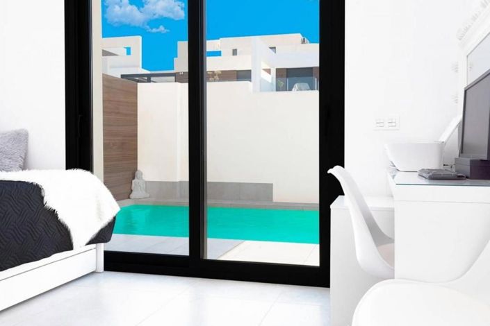 Image No.13-4 Bed House for sale