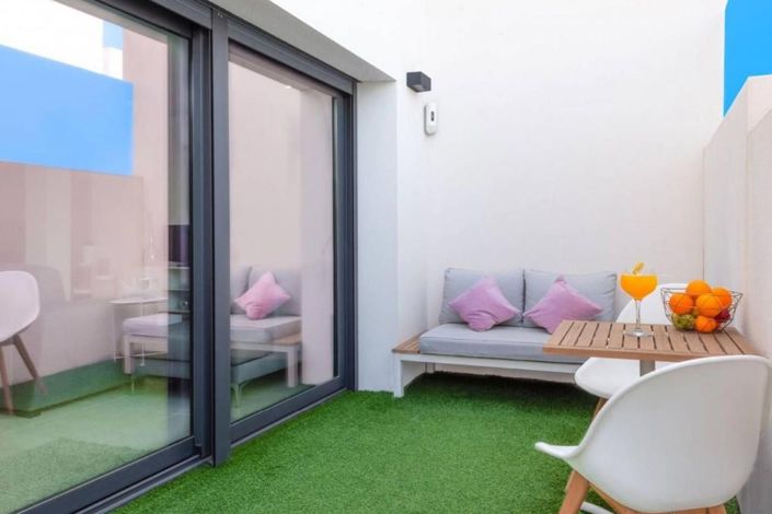 Image No.21-4 Bed House for sale