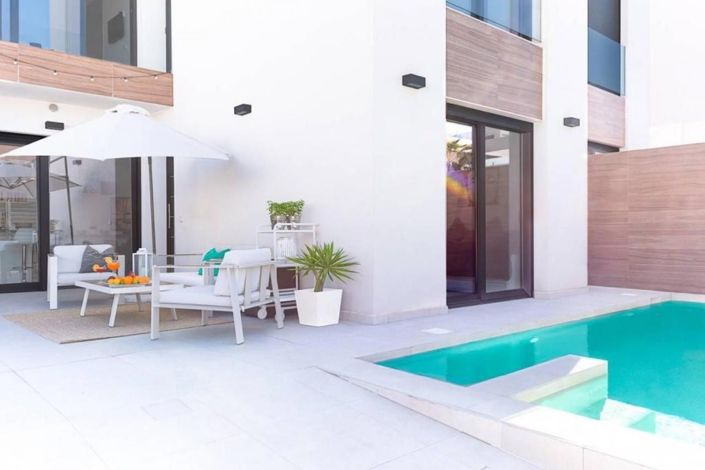 Image No.23-4 Bed House for sale