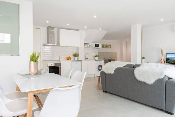 Image No.3-4 Bed House for sale