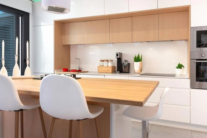 Image No.8-4 Bed House for sale