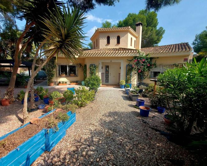 Image No.1-Villa for sale