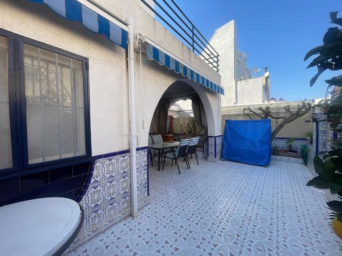 Image No.1-3 Bed House for sale