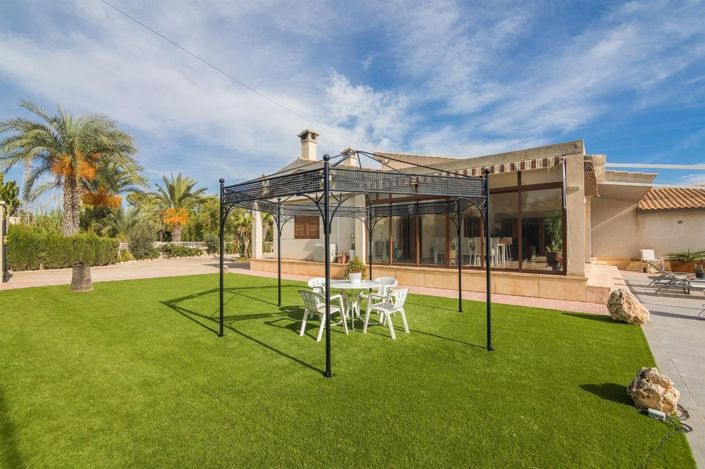 Image No.1-5 Bed Villa for sale