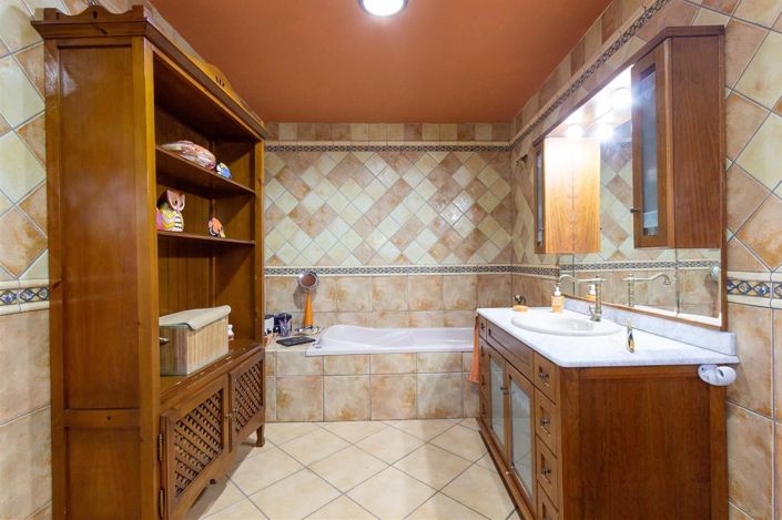 Image No.18-4 Bed Villa for sale