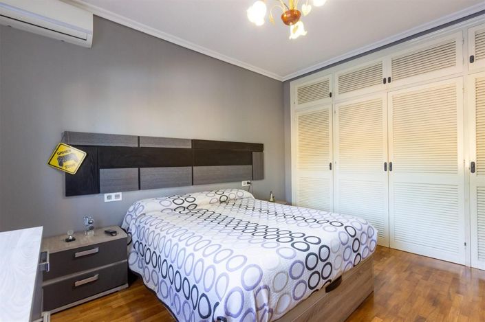 Image No.20-4 Bed Villa for sale