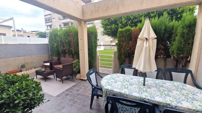 Image No.1-3 Bed House for sale