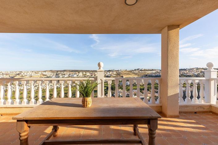 Image No.17-5 Bed Villa for sale