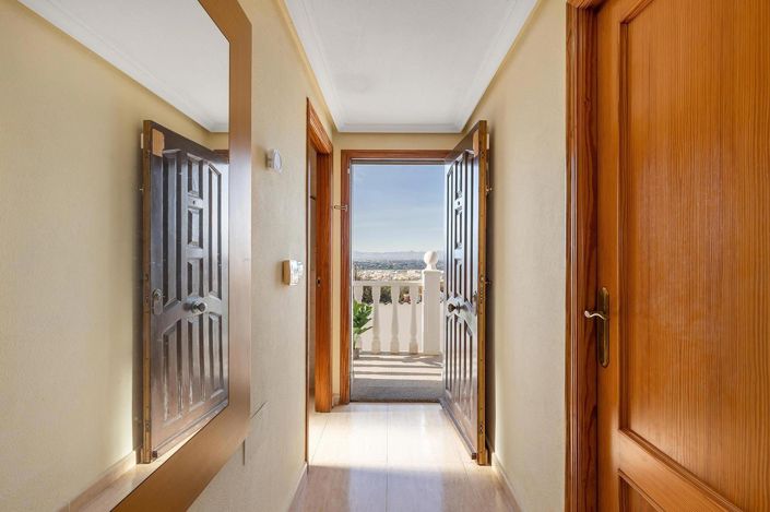 Image No.3-5 Bed Villa for sale