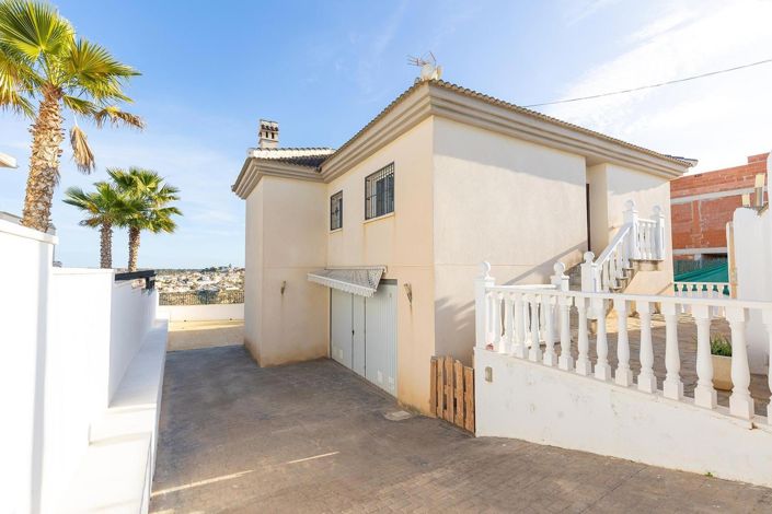 Image No.39-5 Bed Villa for sale