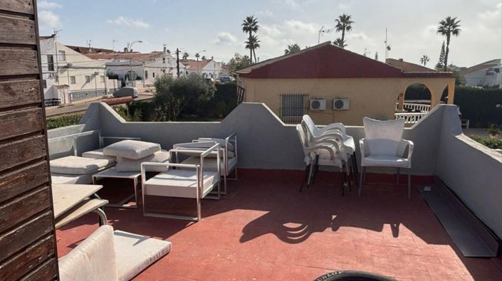 Image No.17-2 Bed Villa for sale