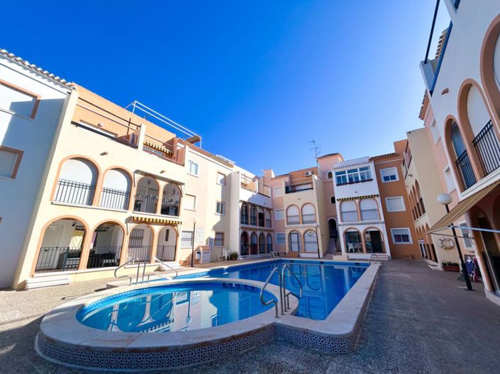 Image No.1-Appartement de 2 chambres à vendre à Torrevieja