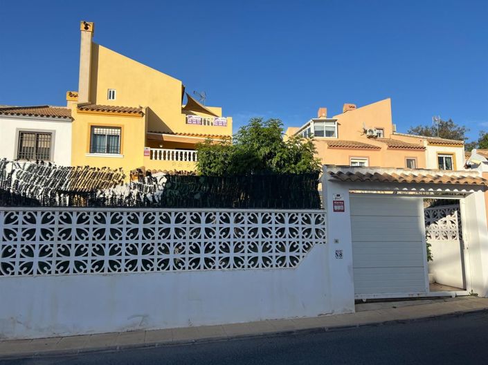 Image No.1-Villa de 4 chambres à vendre à Torrevieja