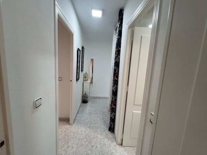 Image No.20-4 Bed House for sale