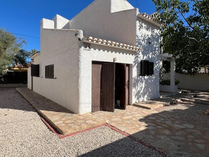 Image No.1-Villa de 4 chambres à vendre à Cabo Roig