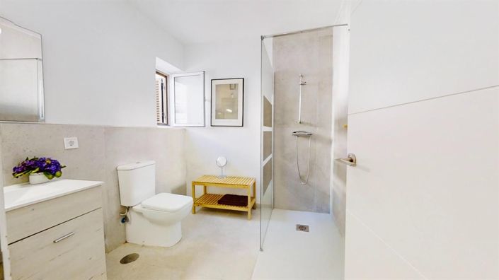 Image No.9-4 Bed Villa for sale