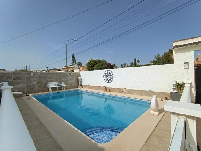 Image No.1-Villa de 2 chambres à vendre à Torrevieja