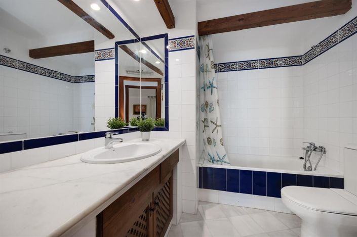 Image No.20-2 Bed Apartment for sale