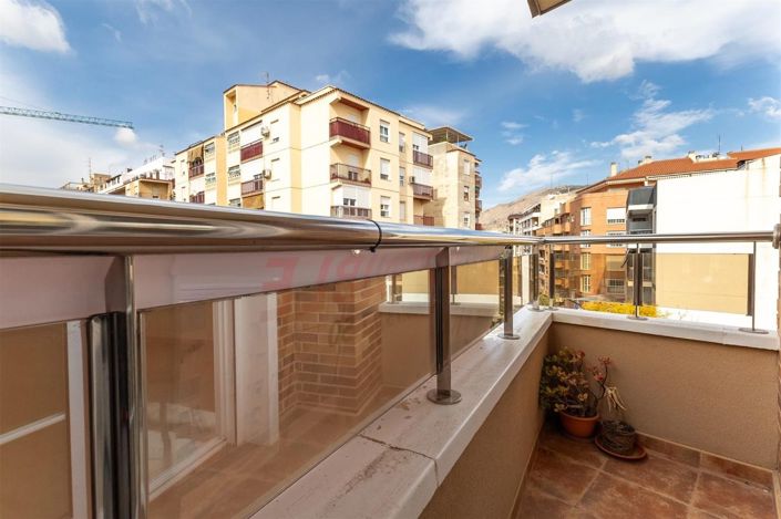 Image No.20-3 Bed Apartment for sale