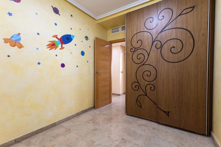 Image No.8-3 Bed Apartment for sale