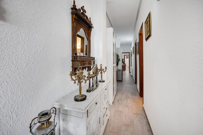 Image No.10-4 Bed Apartment for sale